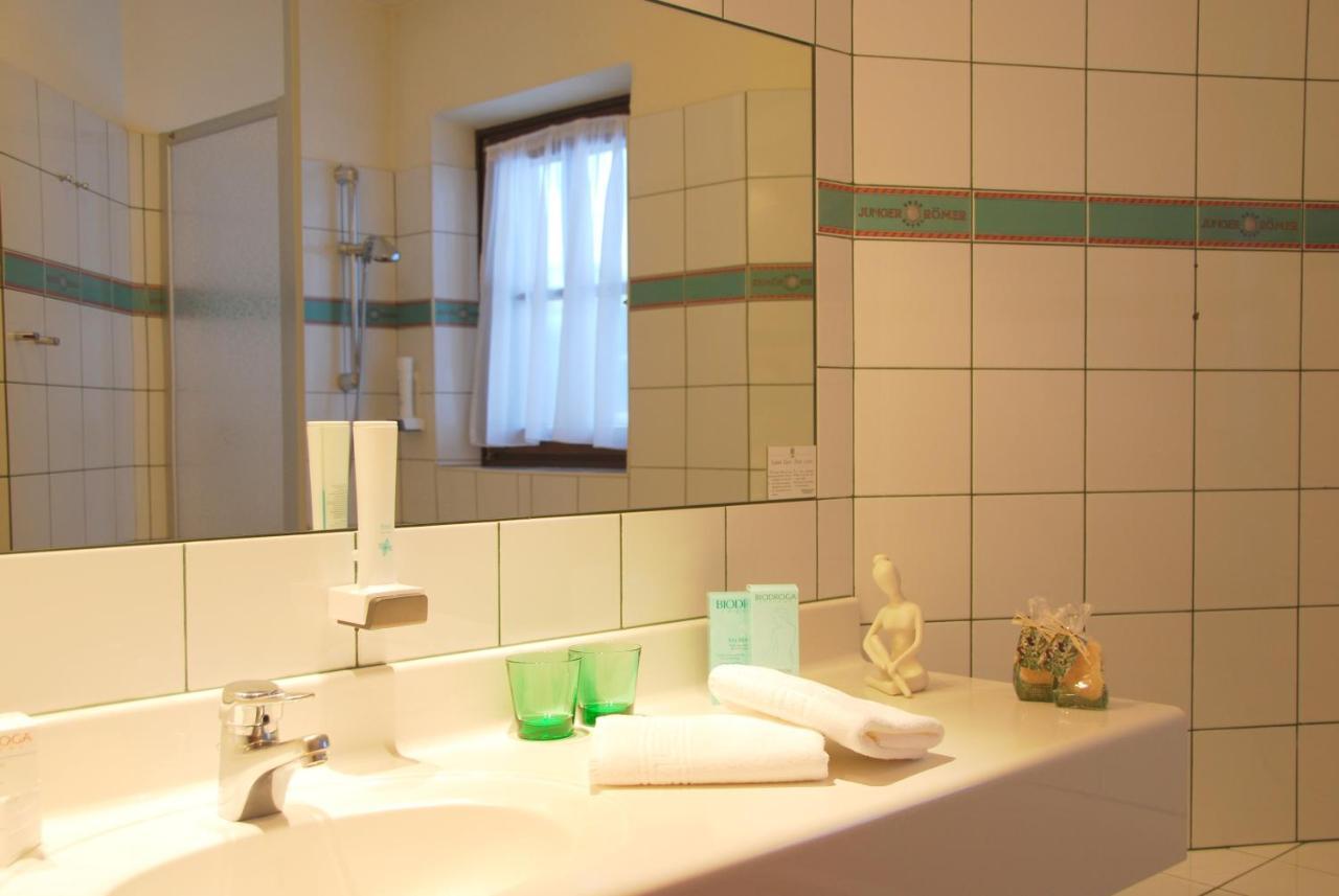 Hotel Zum Jungen Roemer رادستادت المظهر الخارجي الصورة