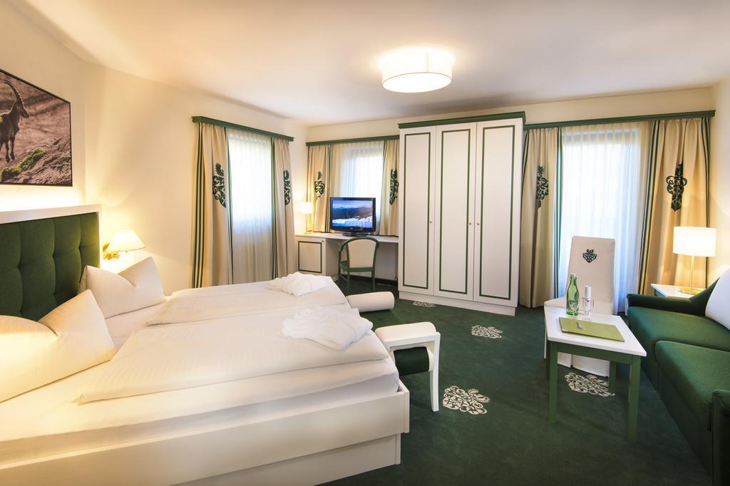 Hotel Zum Jungen Roemer رادستادت المظهر الخارجي الصورة