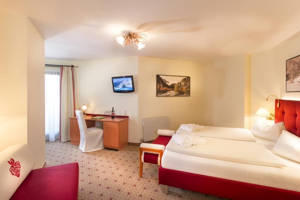 Hotel Zum Jungen Roemer رادستادت الغرفة الصورة