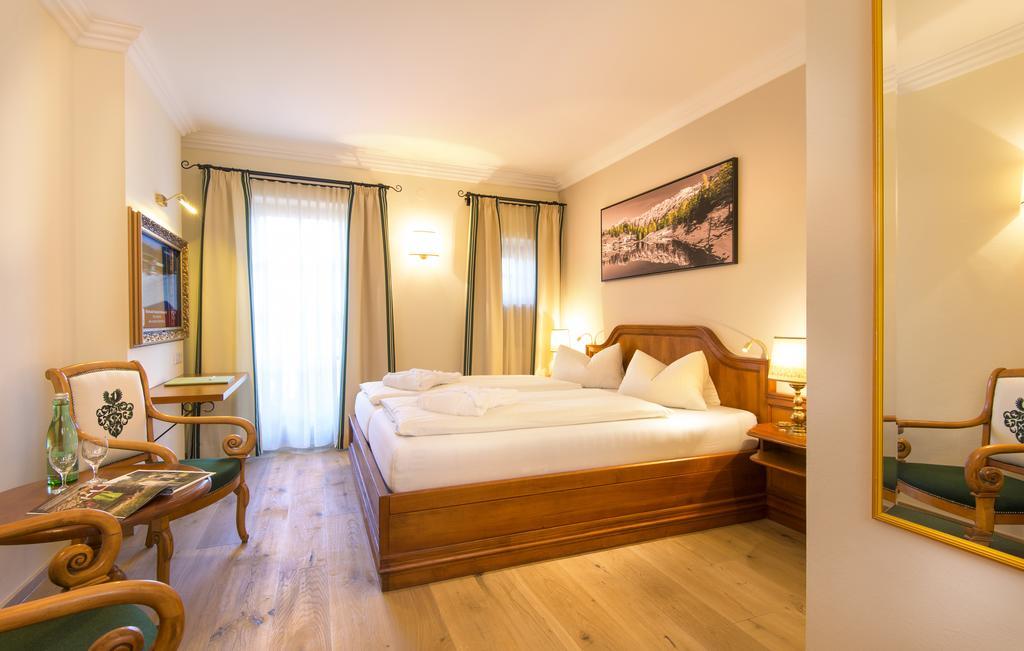 Hotel Zum Jungen Roemer رادستادت الغرفة الصورة
