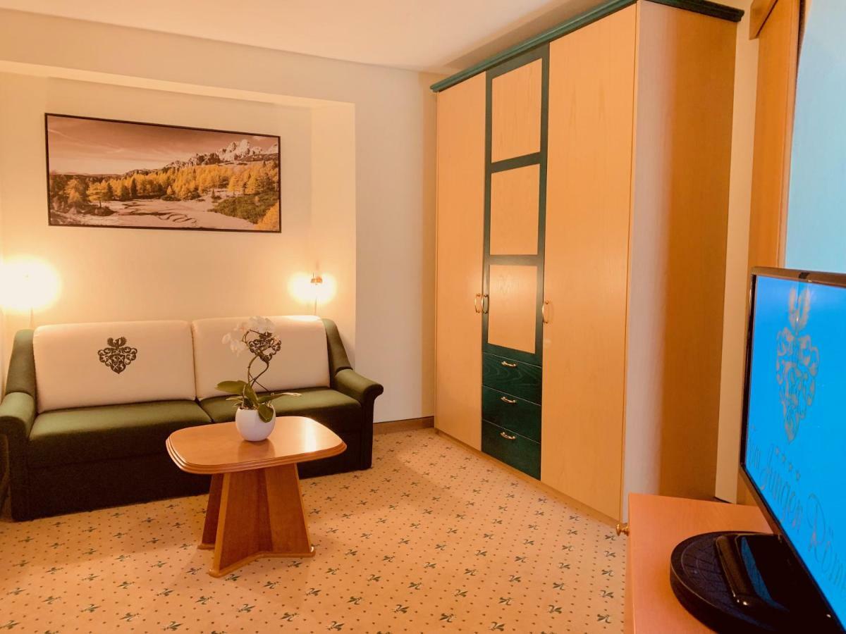 Hotel Zum Jungen Roemer رادستادت المظهر الخارجي الصورة