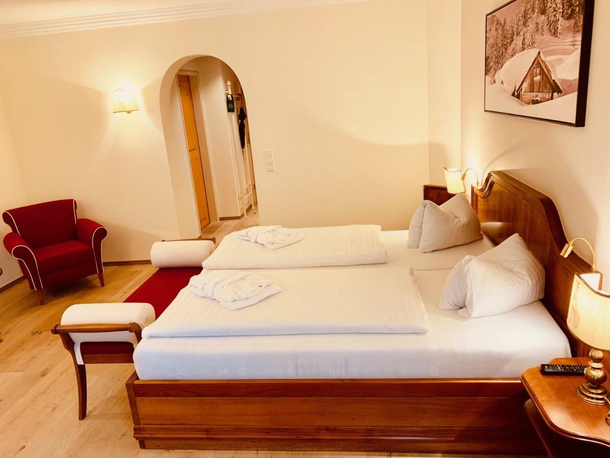 Hotel Zum Jungen Roemer رادستادت المظهر الخارجي الصورة